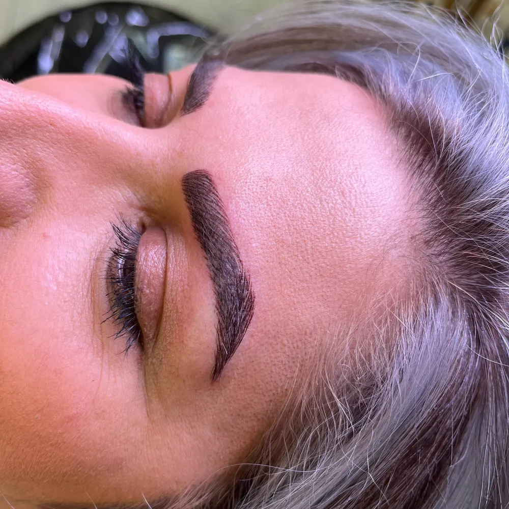 میکروبلیدینگ ابرو روی تاتو قدیمی