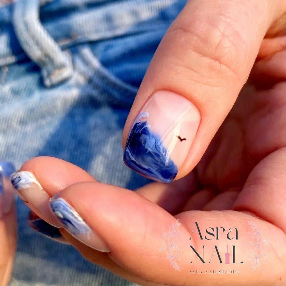 خدمات‌ ناخن‌ 