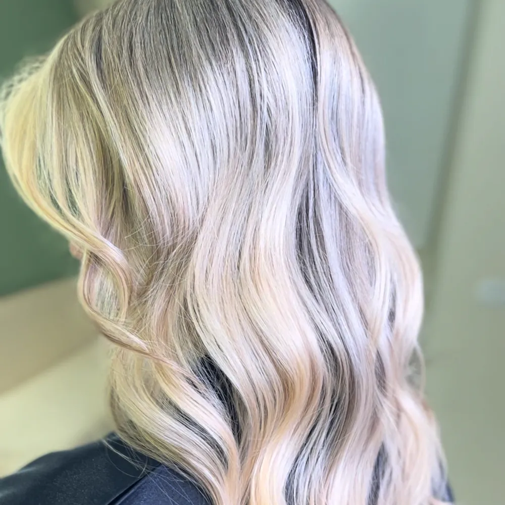 خدمات رنگ و لایت