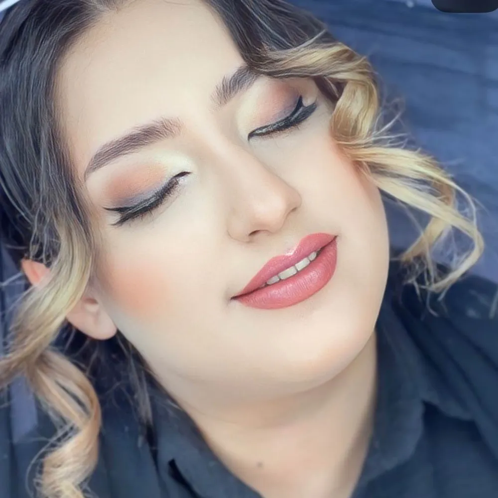 میکاپ گوشه تیره 