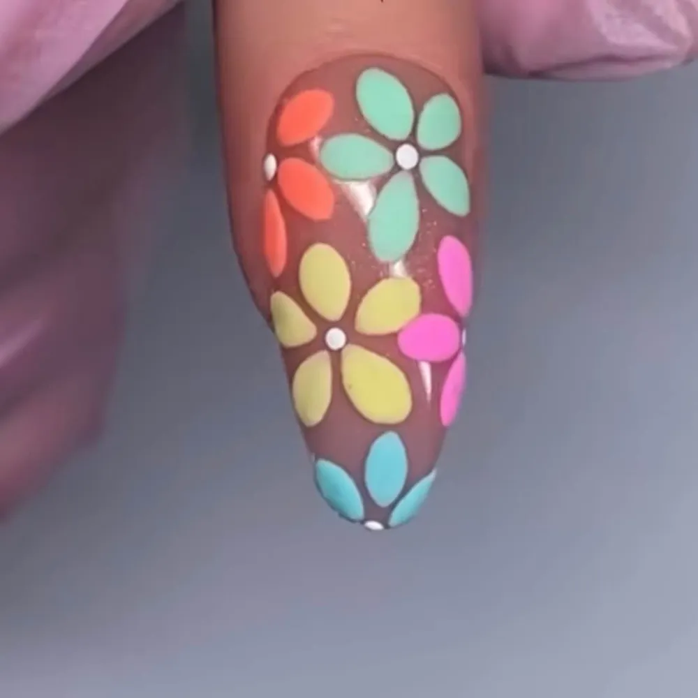 کاشت ناخن ترمیم ناخن طراحی لمینیت ناخن 