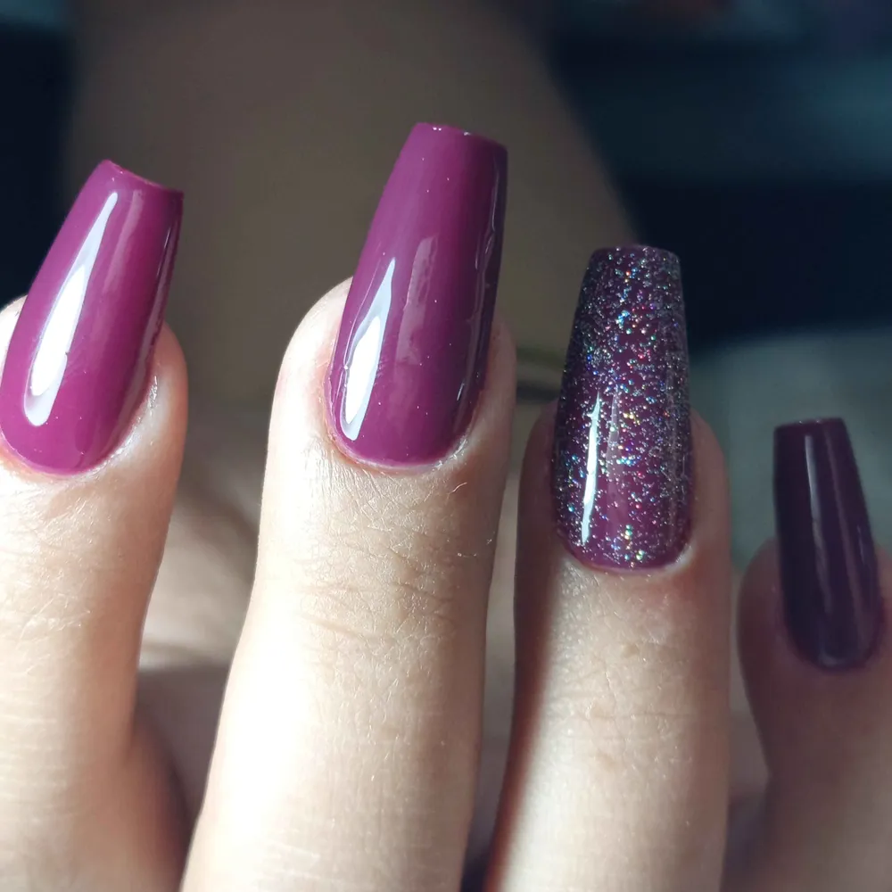 ناخنکار وطراح ناخن هستم 