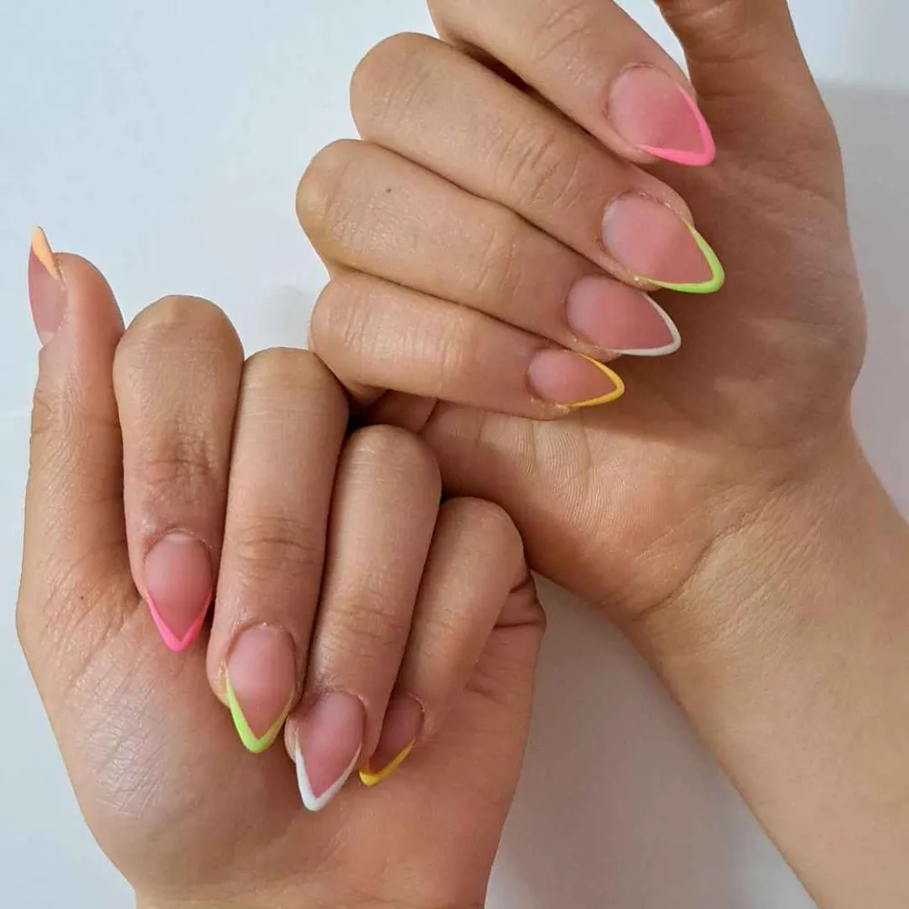 کاشت شیشه ای مات با فرنچ رنگین کمانی