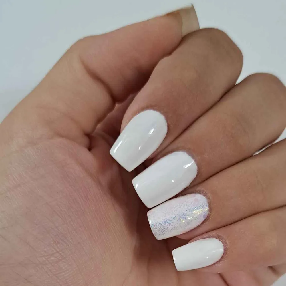 کاشت مستطیلی با طراحی سفید 