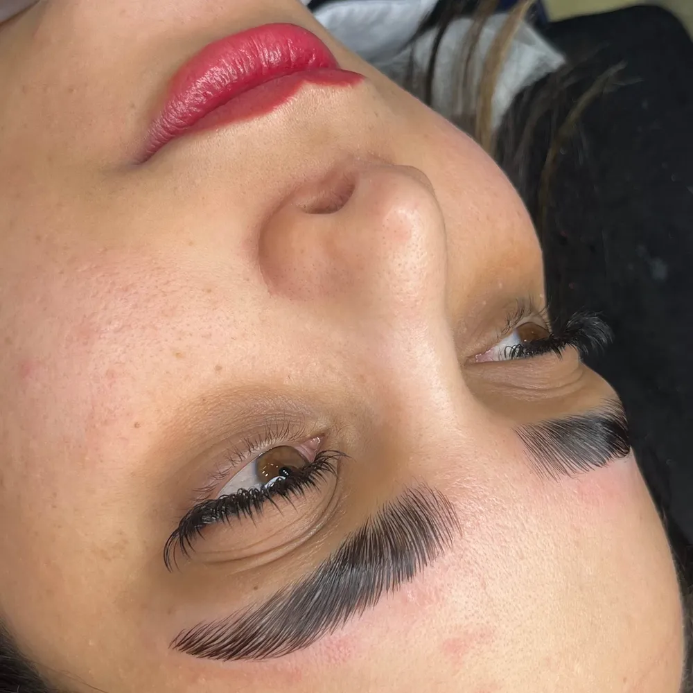 لیفت ابرو و مژه