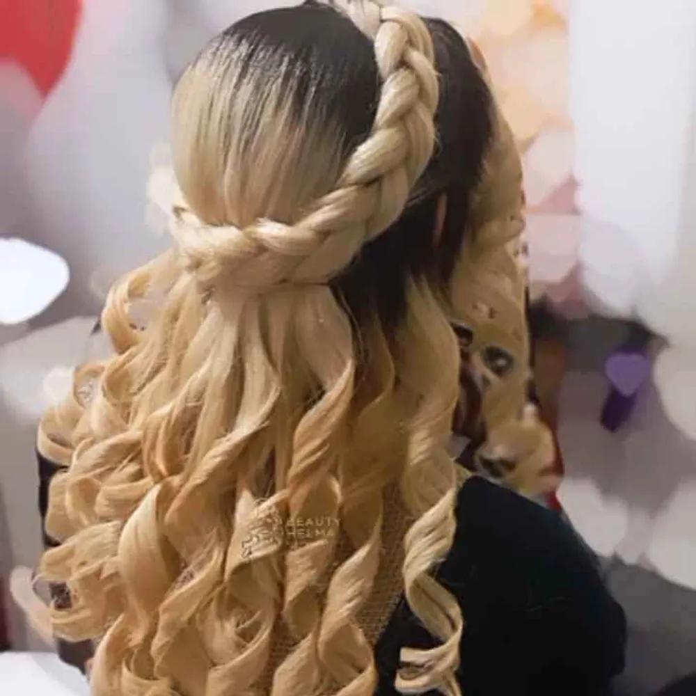 شینیون کرلی