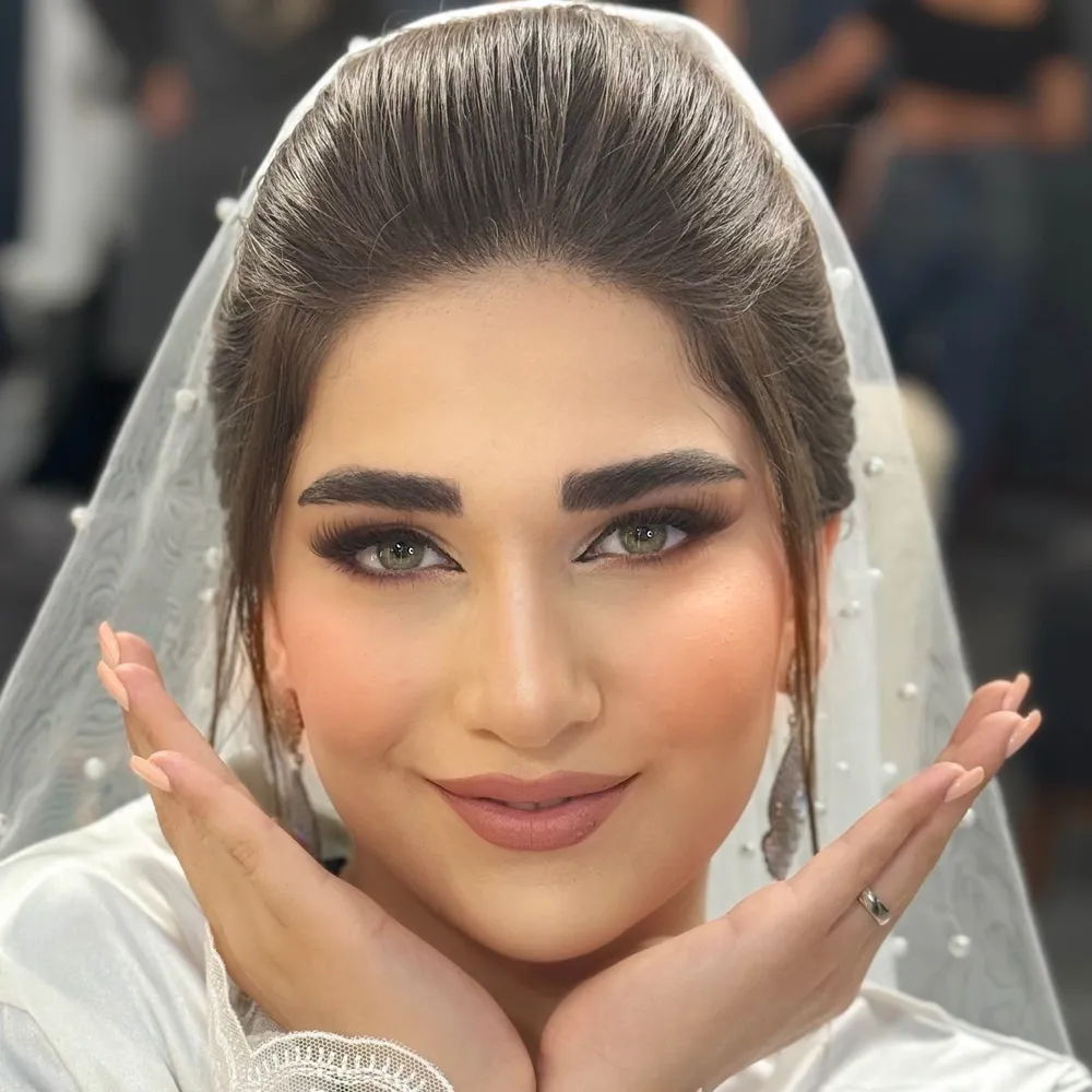 میکاپ گوشه تیره