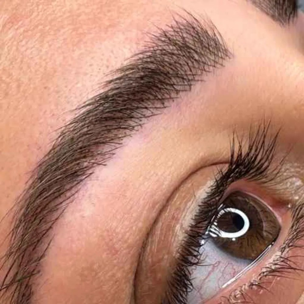 فیبروز ابرو