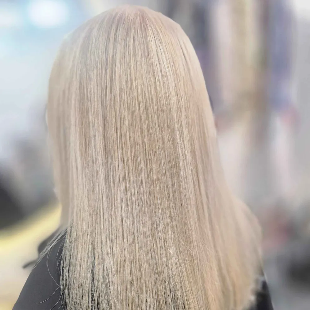 بلوند عروسکی باربی