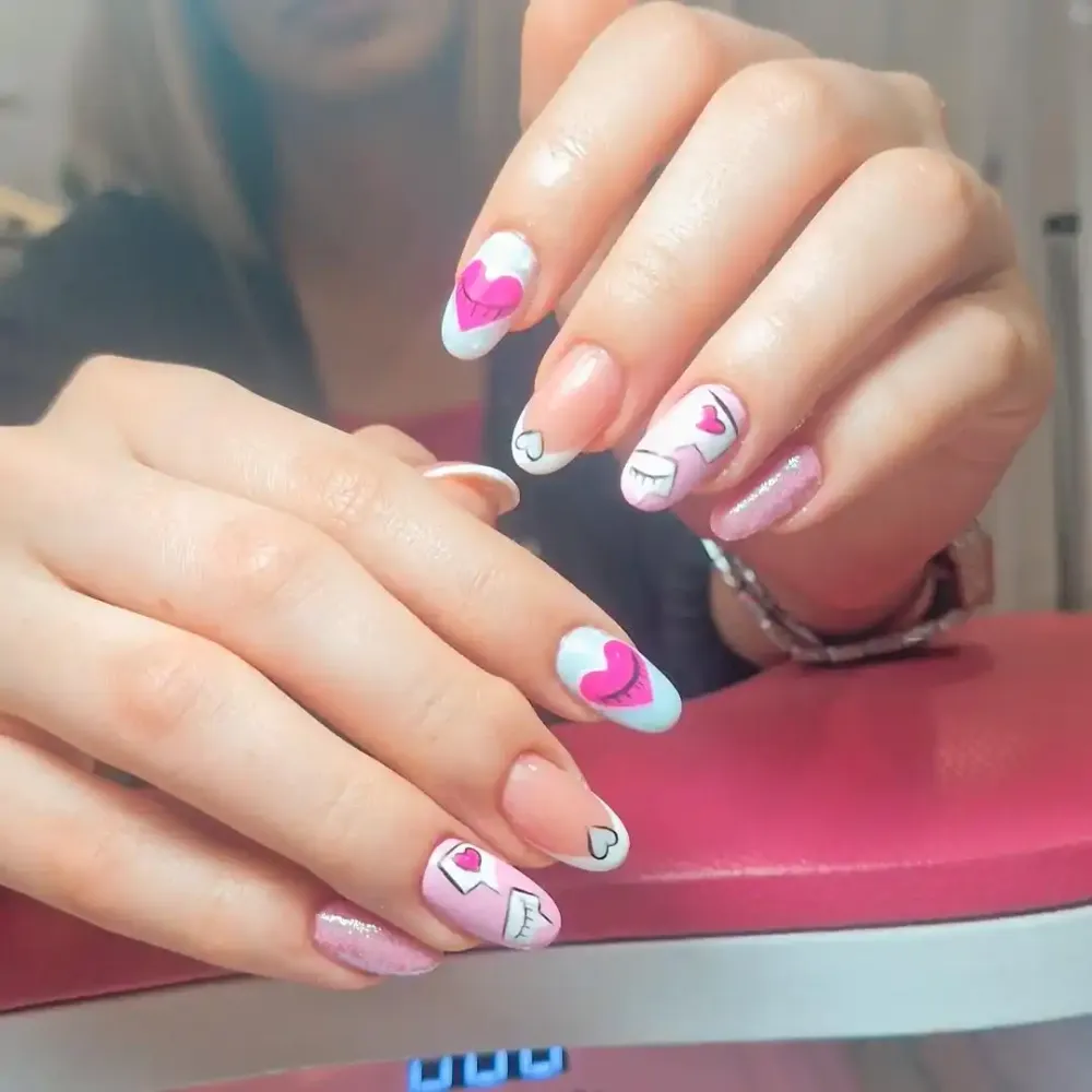 ترمیم ناخن با طراحی قلبی وترند