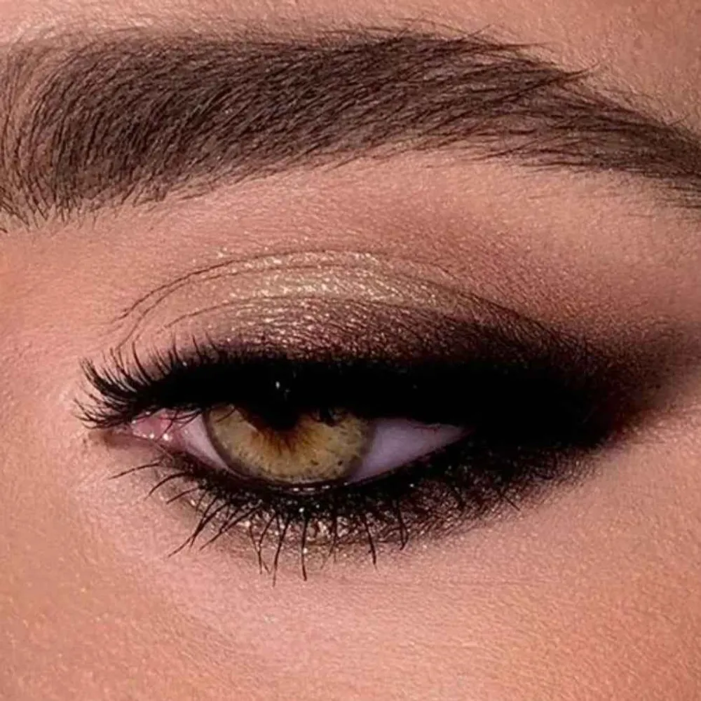 آرایش چشم اسموکی