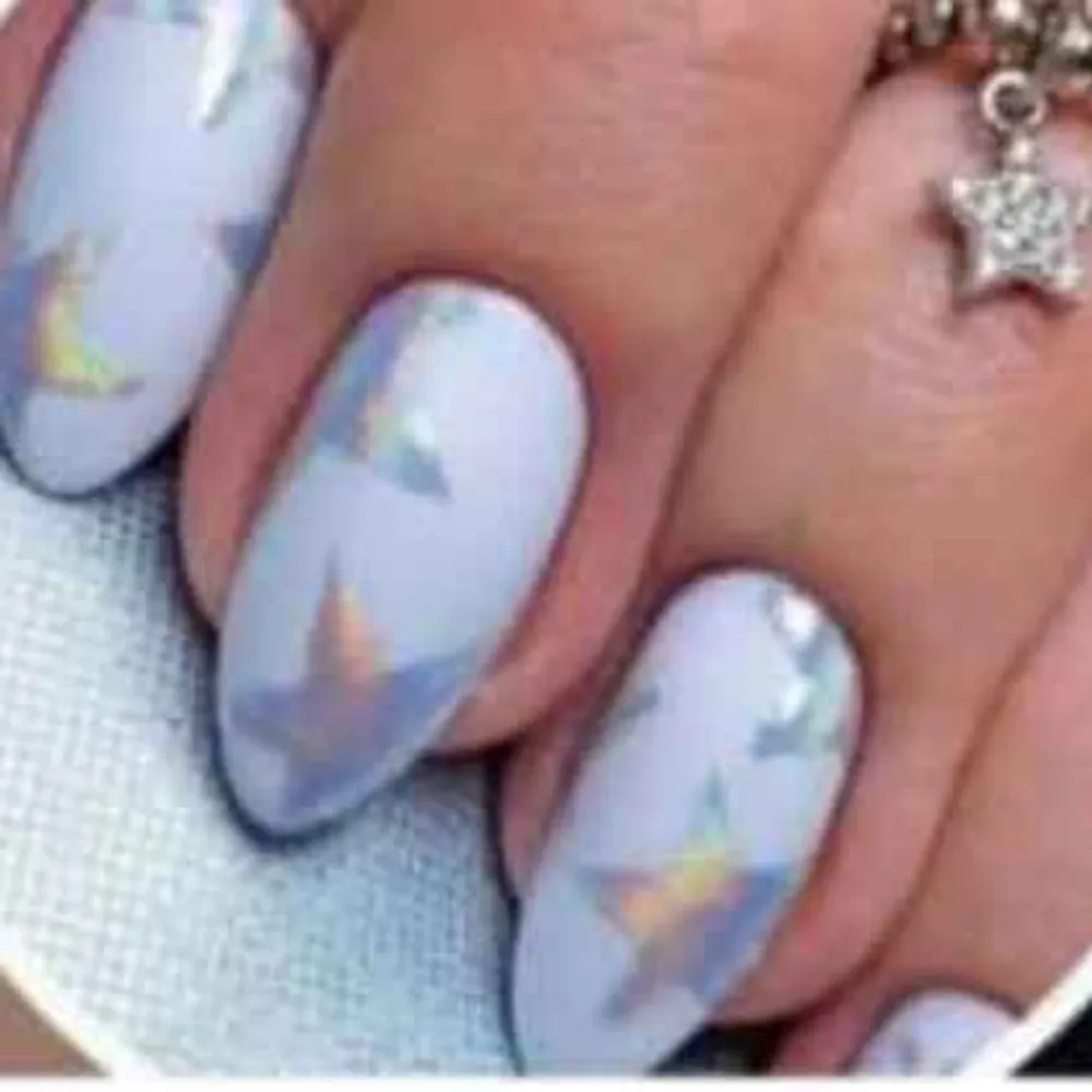 انواع کاشت ناخن دست وپاوکاشت مژه