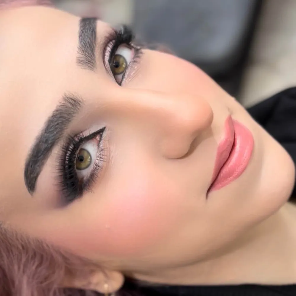 میکاپ کلاسیک