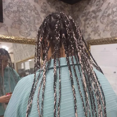 سارا شهریاری 