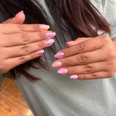 نورا  کریمی