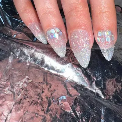 هلیا قلی پور