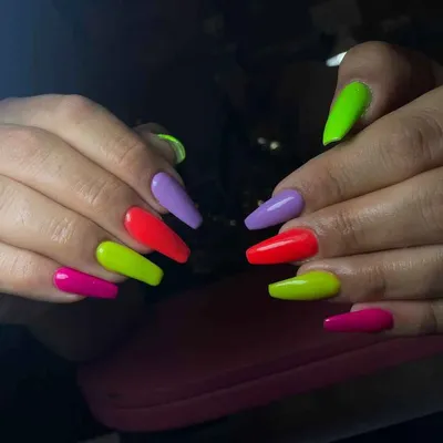 الناز اطهرب